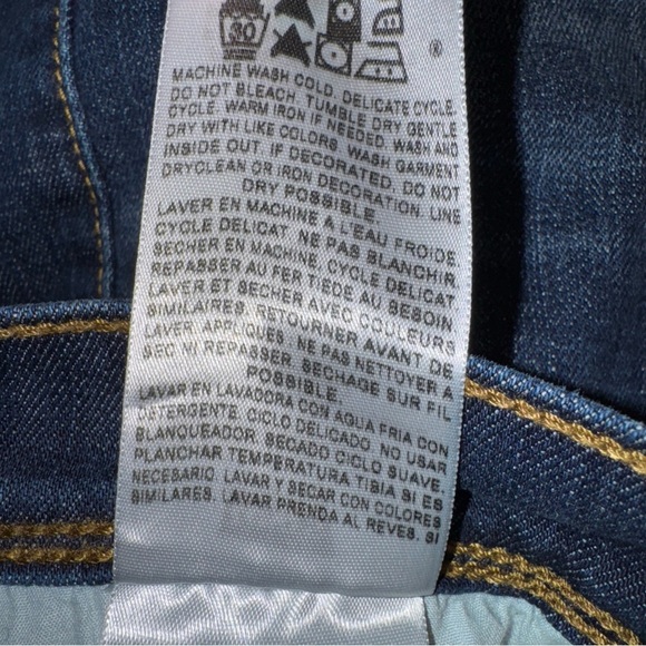 Levi’s Denim Pencil Skirt - Picture 6 of 6